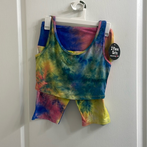 Two piece athletic set comes with short and tank top both size large - Picture 1 of 1